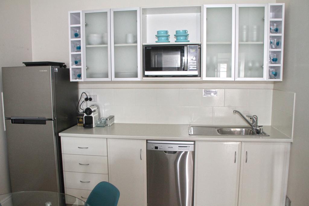 Smugglers Inn Studio Apartments Victor Harbor Exterior photo